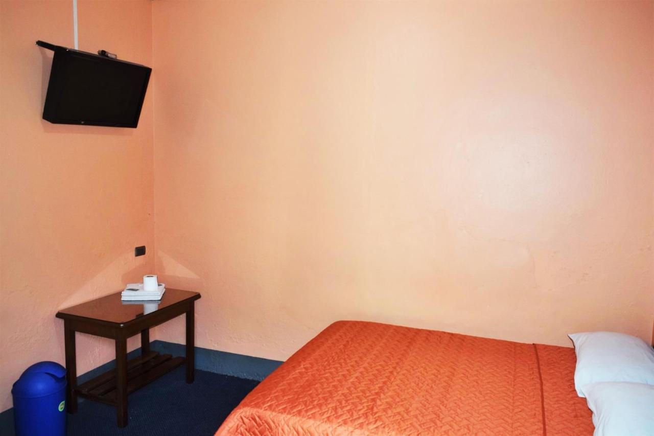 Hotel Asuncion Guatemala City Екстериор снимка